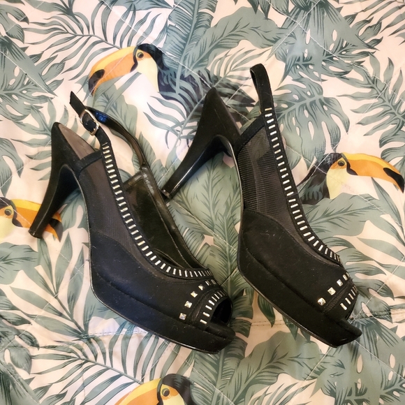 Naturalizer Heels - Picture 4 of 7